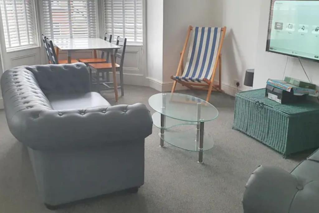 Orme View Dog Friendly Apartment Llandudno Bagian luar foto
