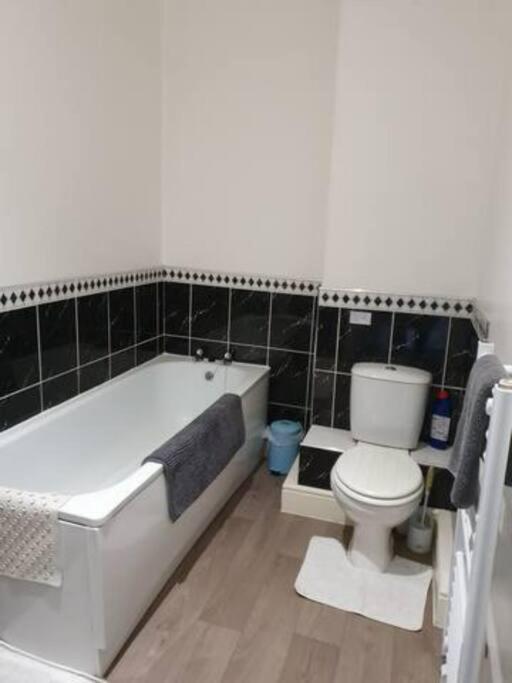Orme View Dog Friendly Apartment Llandudno Bagian luar foto